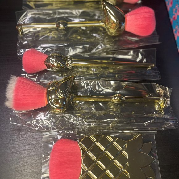 Brand New Tarte Let's Flamingle Limited Edition Brush Set - Picture 5 of 6